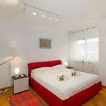 Free Parking & View Capitolina * Trieste