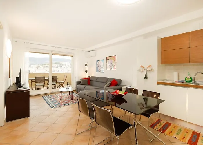 Free Parking & View Capitolina