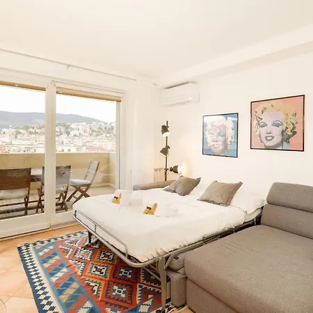 Free Parking & View Capitolina Apartment