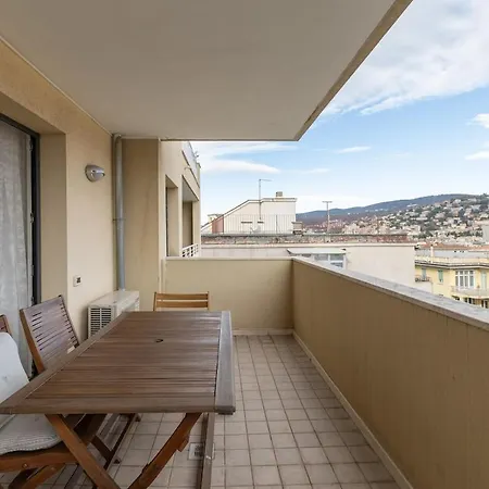 Free Parking & View Capitolina * Terst