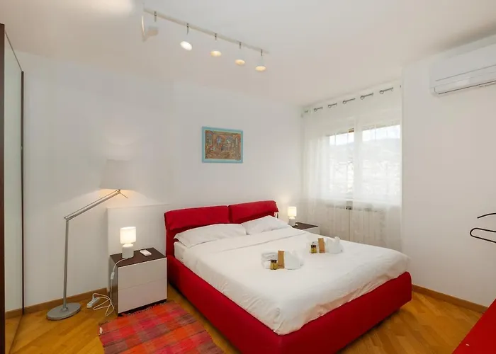 Free Parking & View Capitolina * Trieste